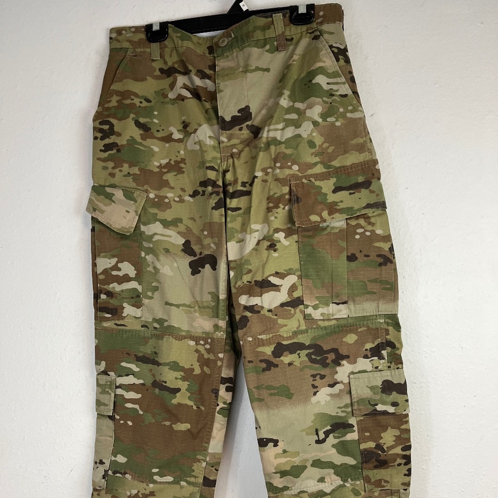 Military Pants Mens Medium Reg Trousers Combat Woodland Camo BDU Army 35 x 30 06